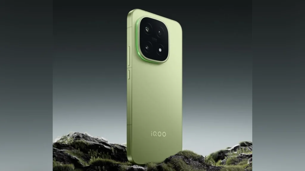 iQOO 15 Design and Display