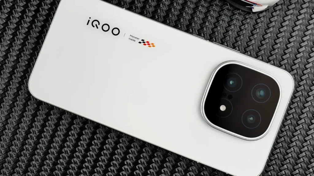 iQOO 15 Launch date and Price